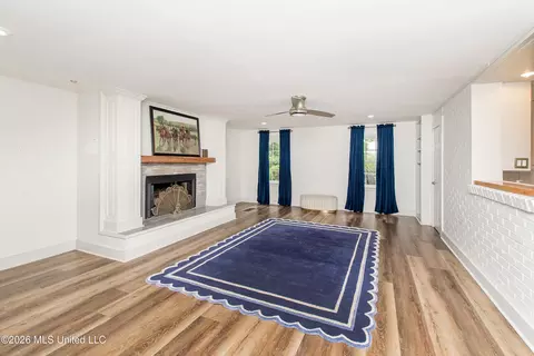 Living - 900 N James Ave, Mccomb, MS 39648 photo 2 of 2
