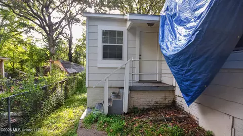 Exterior - 3032 Windsor Ave, Jackson, MS 39216 photo 3 of 5