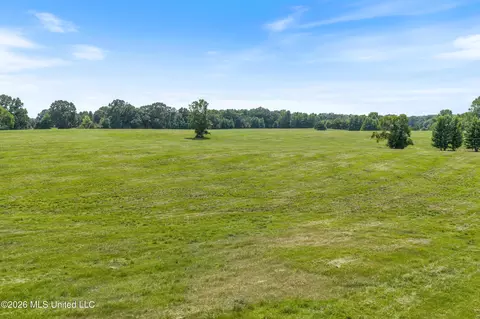 1000 Woolfolk Rd, Senatobia, MS 38668 photo 2