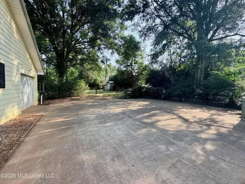 Exterior - 293 W Fire Department Rd, Lucedale, MS 39452 photo 3 of 11