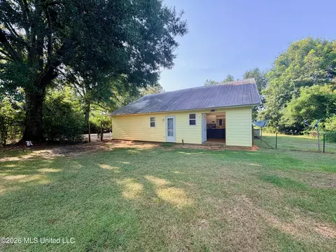 Exterior - 293 W Fire Department Rd, Lucedale, MS 39452 photo 2 of 11