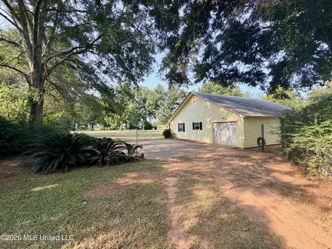 Exterior - 293 W Fire Department Rd, Lucedale, MS 39452 photo 4 of 11