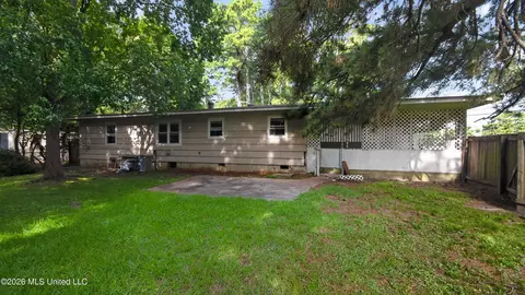 Exterior - 5572 Pine Lane Dr, Jackson, MS 39211 photo 2 of 4
