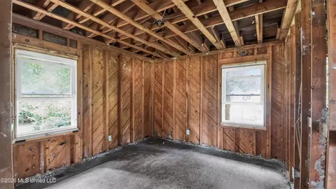 Bedroom - 5572 Pine Lane Dr, Jackson, MS 39211 photo 1 of 2