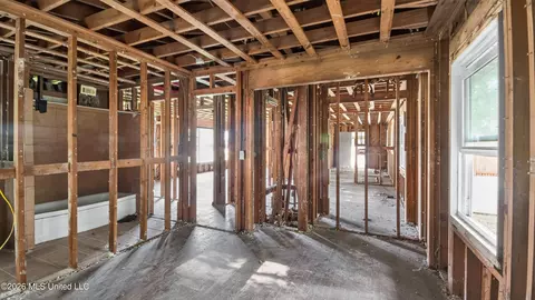 Entry Way - 5572 Pine Lane Dr, Jackson, MS 39211 photo 4 of 10