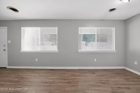 Living - 1947 Smallwood St, Jackson, MS 39212 photo 2 of 8
