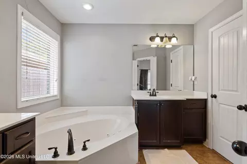 Bath - 3248 Magnolia Dr, Hernando, MS 38632 photo 1 of 2