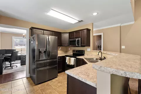 Kitchen - 3248 Magnolia Dr, Hernando, MS 38632 photo 1 of 3