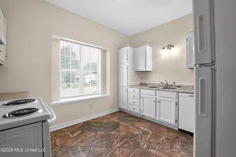 Kitchen - 4267 Will O Run Dr, Jackson, MS 39212 photo 1 of 2