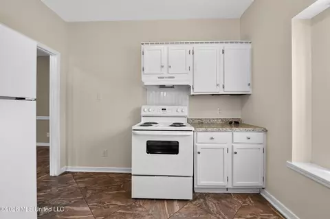 Kitchen - 4267 Will O Run Dr, Jackson, MS 39212 photo 2 of 2