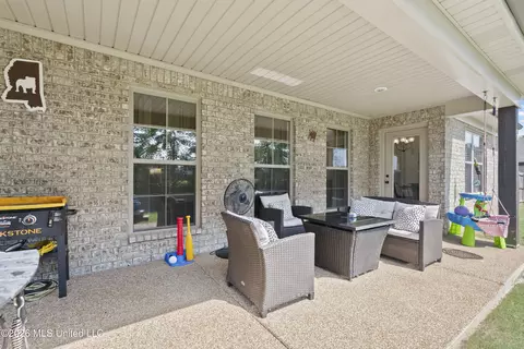 Exterior - 209 Eagle View Dr, Senatobia, MS 38668 photo 3 of 9