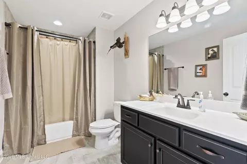 Bath - 209 Eagle View Dr, Senatobia, MS 38668 photo 4 of 4