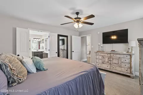 Bedroom - 209 Eagle View Dr, Senatobia, MS 38668 photo 5 of 6