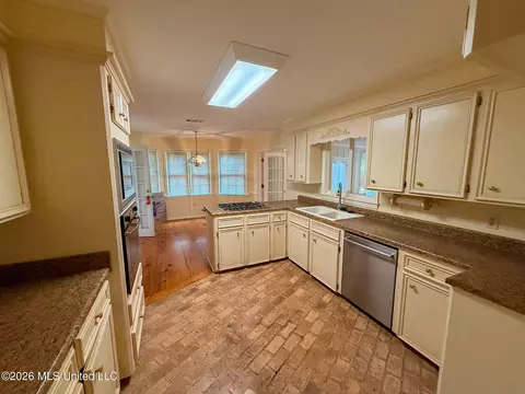 Kitchen - 100 Coachmans Rd, Madison, MS 39110 photo 3 of 3
