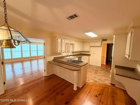 Kitchen - 100 Coachmans Rd, Madison, MS 39110 photo 1 of 3