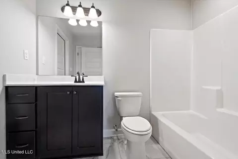 Bath - 13758 Jack Thomas Blvd, Olive Branch, MS 38654 photo 6 of 6