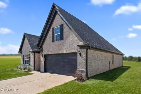 Exterior - 13758 Jack Thomas Blvd, Olive Branch, MS 38654 photo 3 of 7