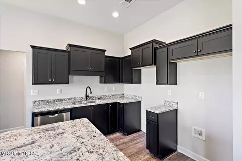 Kitchen - 13758 Jack Thomas Blvd, Olive Branch, MS 38654 photo 1 of 1