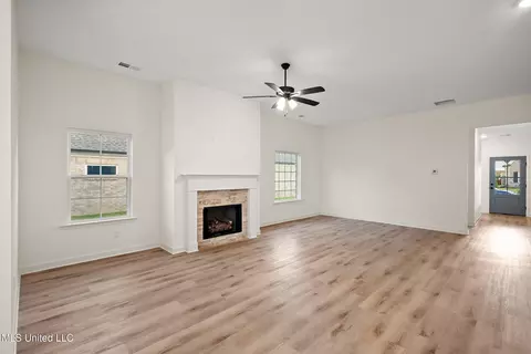 Living - 6464 Chloe Way, Walls, MS 38680 photo 2 of 2