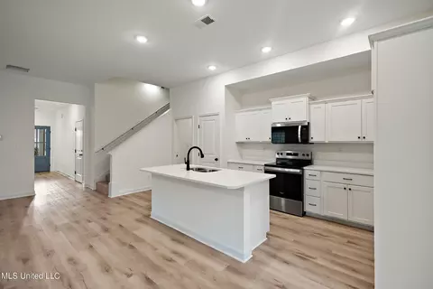 Kitchen - 6464 Chloe Way, Walls, MS 38680 photo 1 of 2