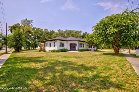 1143 2nd St, Gulfport, MS 39501