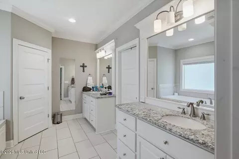 Bath - 230 Grayhawk Dr, Madison, MS 39110 photo 1 of 6