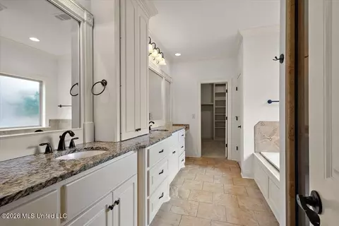 Entry Way - 131 Caledonian Blvd, Brandon, MS 39047 photo 4 of 5