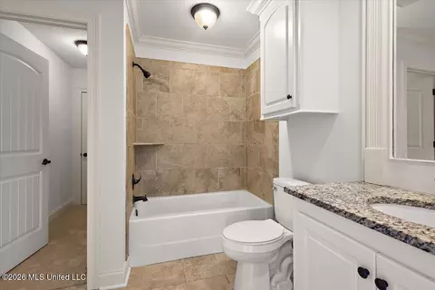 Bath - 131 Caledonian Blvd, Brandon, MS 39047 photo 3 of 3