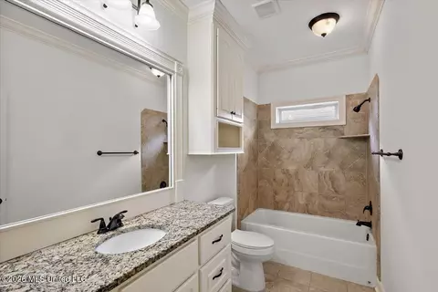 Bath - 131 Caledonian Blvd, Brandon, MS 39047 photo 2 of 3