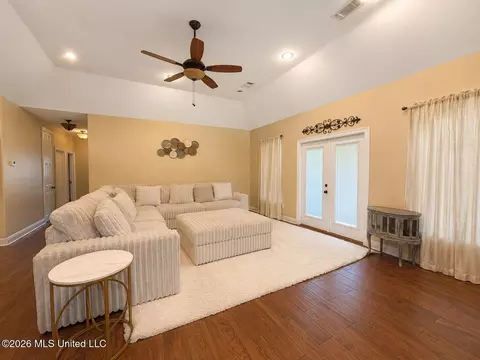 Living - 24 Jennie Ln, Picayune, MS 39466 photo 1 of 1