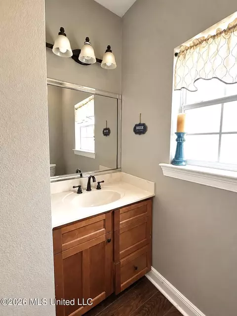 Bath - 24 Jennie Ln, Picayune, MS 39466 photo 2 of 7