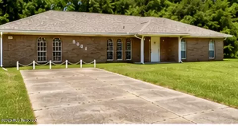 8004 Berwick Ct, Ocean Springs, MS 39564