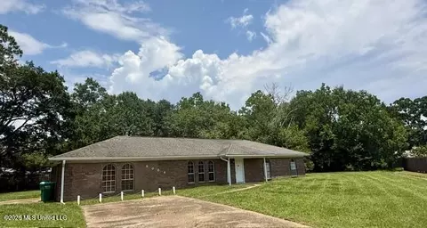 8004 Berwick Ct, Ocean Springs, MS 39564