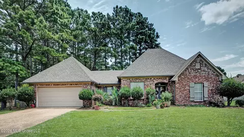 Exterior - 117 Devlin Springs Dr, Madison, MS 39110 photo 2 of 6