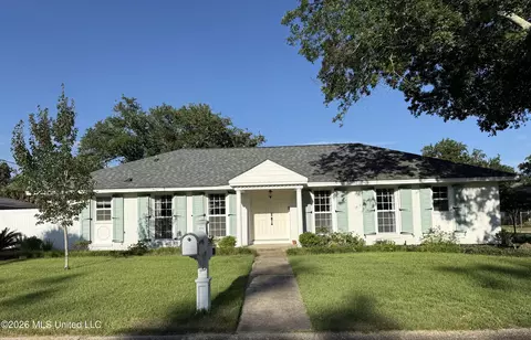 350 Southern Cir, Gulfport, MS 39507
