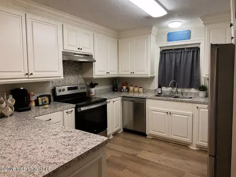 326 SW 2nd St, Magee, MS 39111 photo 5