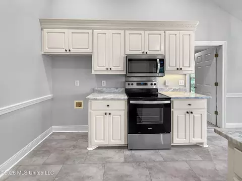 Kitchen - 540 Brighton Cir, Brandon, MS 39047 photo 4 of 4