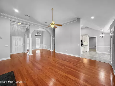 Living - 540 Brighton Cir, Brandon, MS 39047 photo 4 of 4