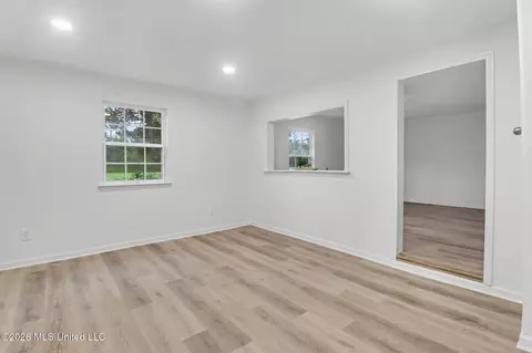 Living - 3914 Liverpool Ave, Moss Point, MS 39563 photo 2 of 4