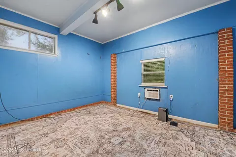 Bedroom - 2147 Hwy 613, Lucedale, MS 39452 photo 5 of 6