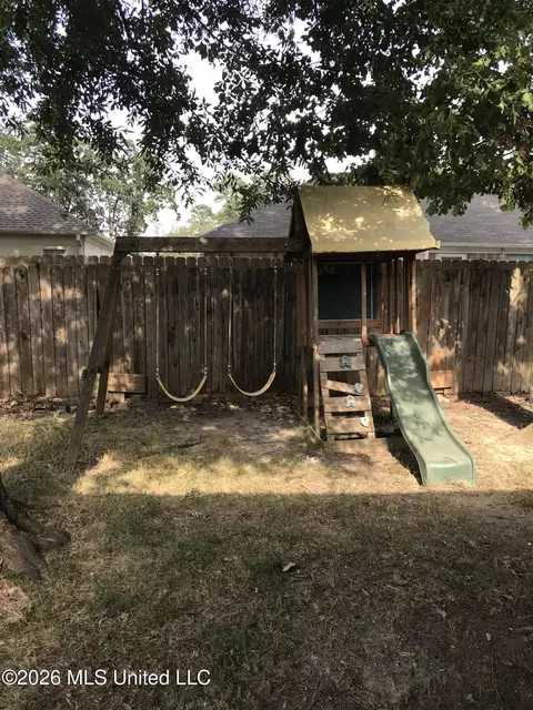 Exterior - 212 Cherrybark Ln, Brandon, MS 39047 photo 5 of 5