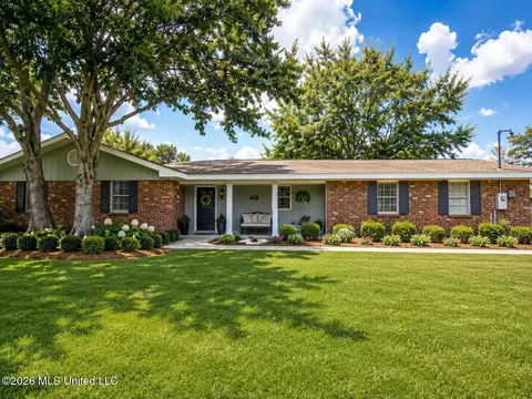 31 Chantilly Ter, Bay Saint Louis, MS 39520