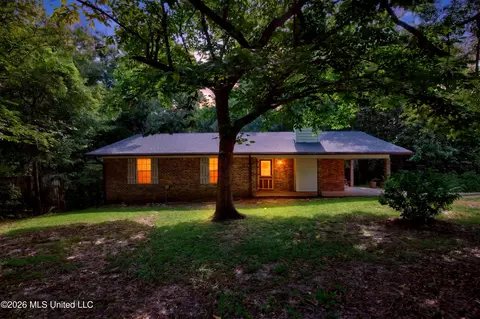 107 Myrtle Ave, Ocean Springs, MS 39564