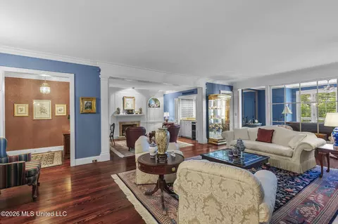Living - 1200 Meadowbrook Rd, Jackson, MS 39206 photo 2 of 3