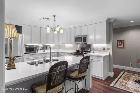 Kitchen - 1200 Meadowbrook Rd, Jackson, MS 39206 photo 2 of 3