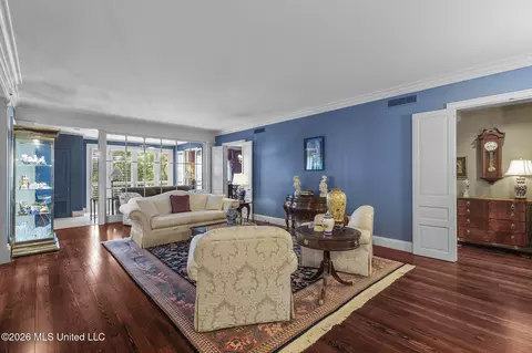 Living - 1200 Meadowbrook Rd, Jackson, MS 39206 photo 1 of 3