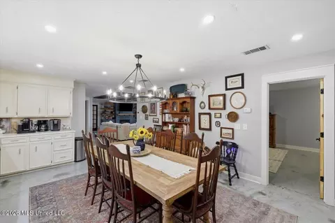 Dining - 1226 Wesley Dr, Jackson, MS 39209 photo 2 of 3