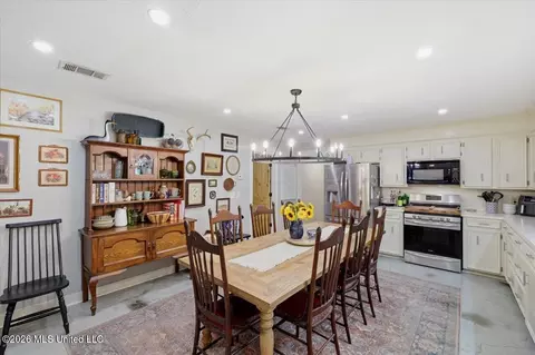 Dining - 1226 Wesley Dr, Jackson, MS 39209 photo 1 of 3