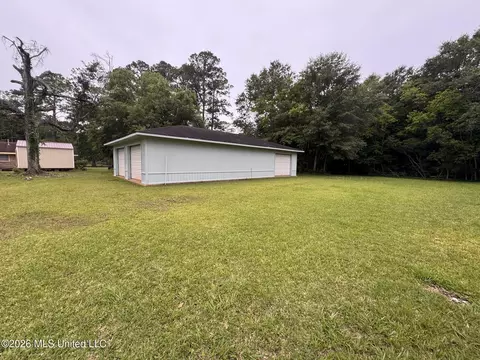 4607 Gautier St, Moss Point, MS 39563 photo 2