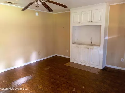 Living - 371 Baldwin Rd, Mount Olive, MS 39119 photo 1 of 2